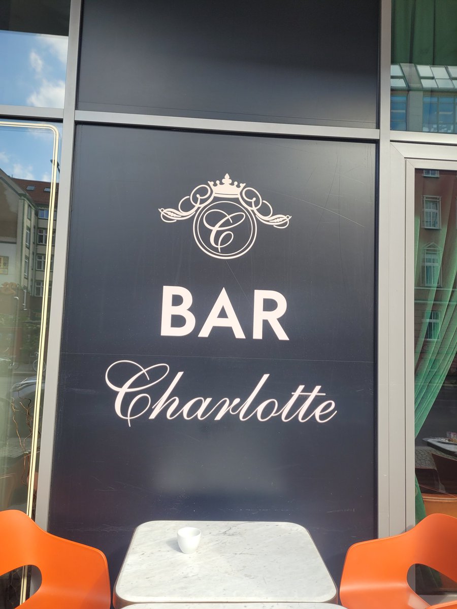 Good evening Twitter  how was you week, #cheers 🥂#RejoinTheEU 🇪🇺