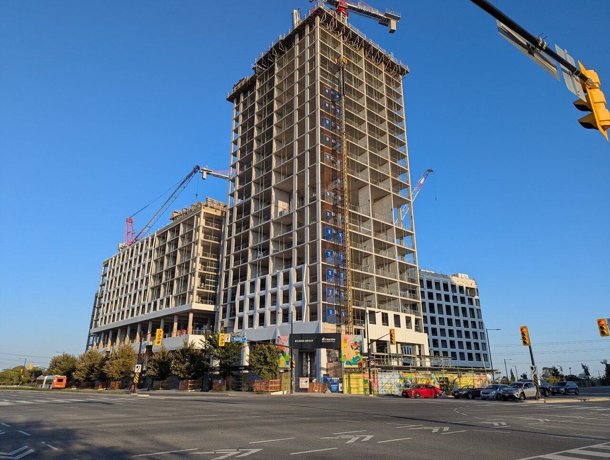 This is The Stella from Tricon Residential. Part of Toronto's ambitious Housing Now initiative, the dual tower development is set to bring affordable housing to southern Etobicoke. urbantoronto.ca/database/proje…

#Toronto #realestate #housing #condos