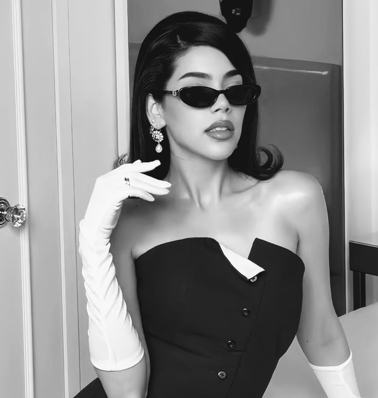 <a href="/keniaos/">NINI</a> continúa siendo la artista mexicana  con más canciones (82) que superan los 10 millones de streams en Spotify.