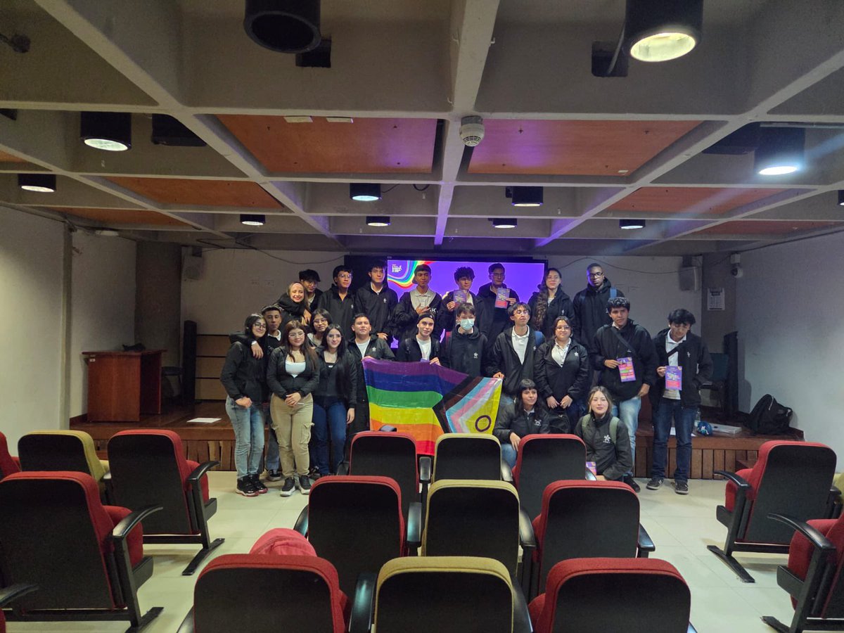 SubLGBTI's tweet image. En el Centro de Gestión de Mercados, Logística y Tecnologías de la Información del SENA, se desarrolló una nueva jornada de Redes Diversas de Aprendizaje con aprendices de las jornadas tarde y noche.

Un espacio para dialogar sobre diversidad, la Política Pública LGBTI de Bogotá…