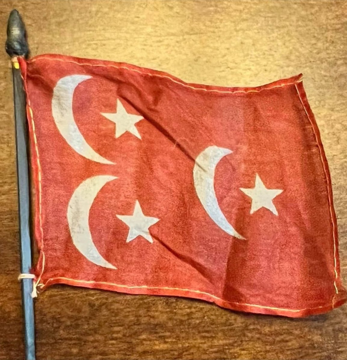 Metin Koca (@adagiomminor) on Twitter photo <a href="/vintagemapstore/">Vintage Maps</a> Meanwhile in Cairo, the British was flying the Ottoman flag alongside the Union Jack to maintain the fiction of Ottoman sovereignty. <a href="/vintagemapstore/">Vintage Maps</a> Meanwhile in Cairo, the British was flying the Ottoman flag alongside the Union Jack to maintain the fiction of Ottoman sovereignty.