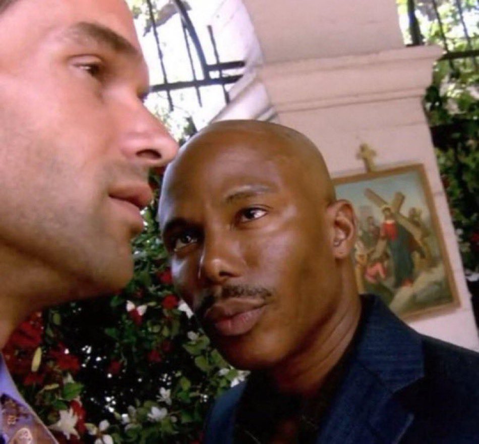 تدري انه بيسجل بكره وبيحتفل بس ماعندك دليل