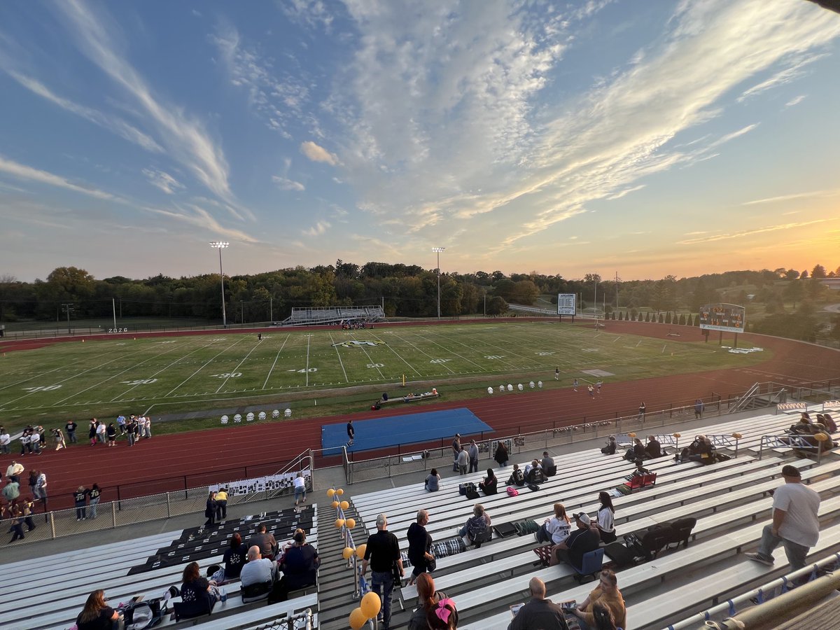 LBur13's tweet photo. Greetings from Mercer County as the Princeton Tigers (@PHSTigerFB) look for their playoff qualifying 5th win of the season tonight against the Golden Eagles!

Pregame coverage on 99.3 WAJK begins at 6:45 PM ⬇️
https://t.co/6XE1DWPhtT https://t.co/wy6JzcF8ki