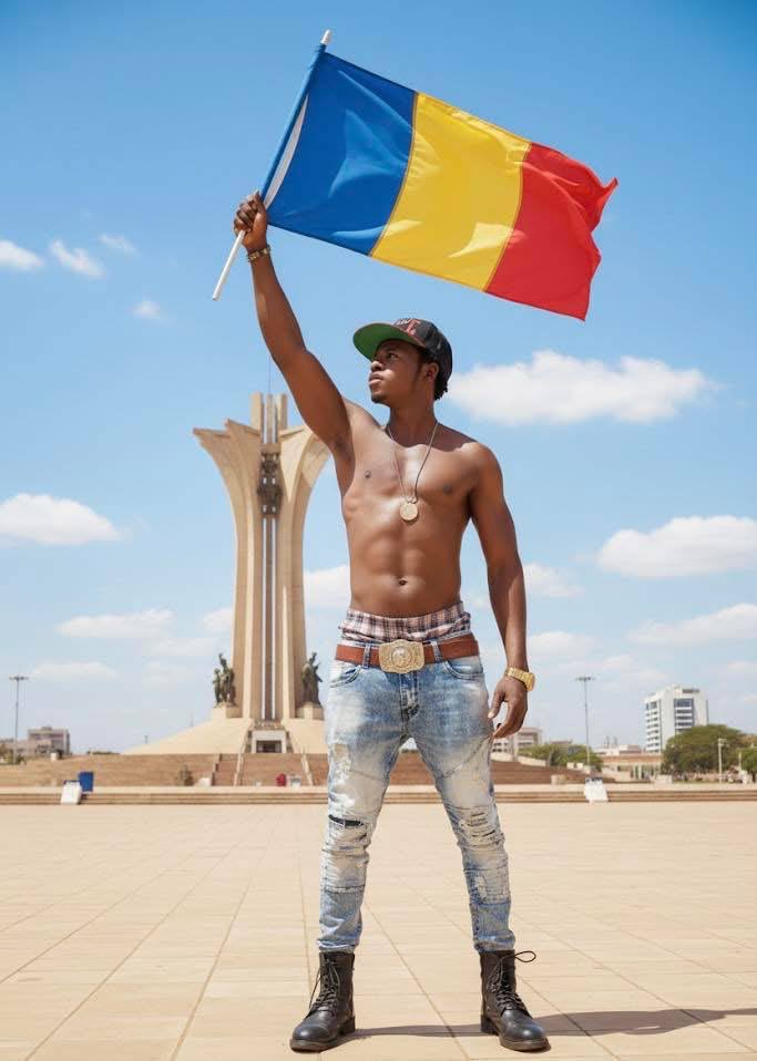 Une dizaine de tirs gaz lacrymogène même dans la concession familiale en ce moment à minuit moins. Interdiction même de pleurer nos morts?
De grâce laissez nous enterrer ce digne fils du Tchad!
<a href="/TchadOne/">Tchad One</a> <a href="/tchadinfos/">tchadinfos</a> <a href="/hrw/">Human Rights Watch</a>