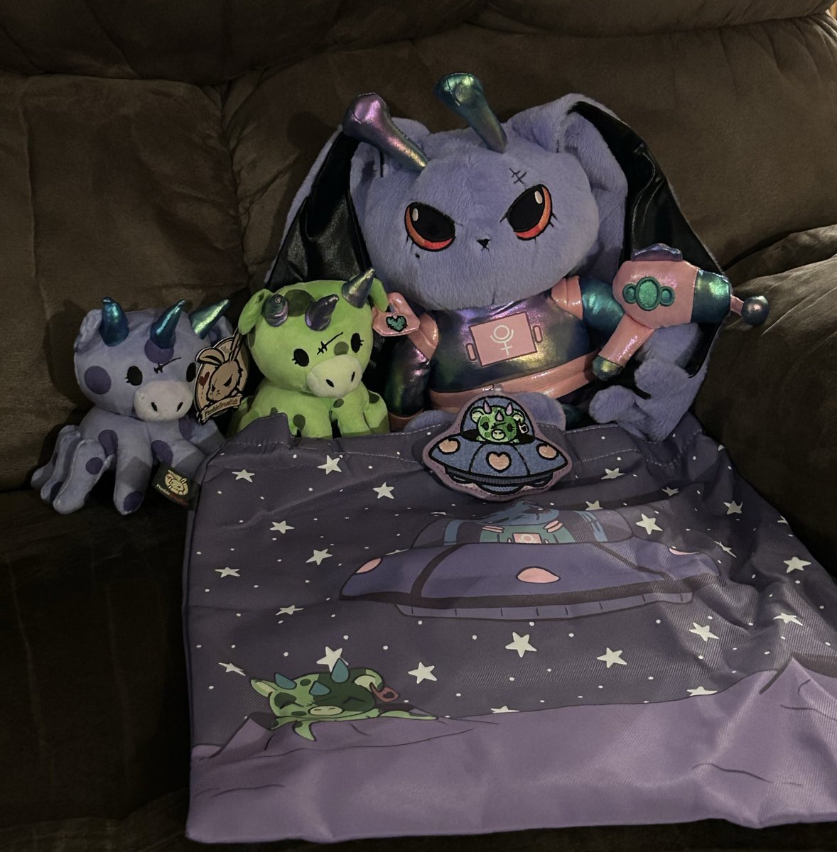 cloudfox17's tweet image. Look who finally landed in Minnesota! It’s John, Spot, and Dog! Of course I kept the names after winning this amazing prize from @PlushieDreadful . I’m am so lucky to have these guests. Thank you thank you thank you! 

#plushiedreadful