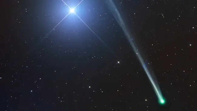 iDenville's tweet photo. #Boonton #Denville #MorrisCty are you out now? Go to Sheep's Hill ! See below !! Comets are visible !! https://t.co/mv7xOGrdDh