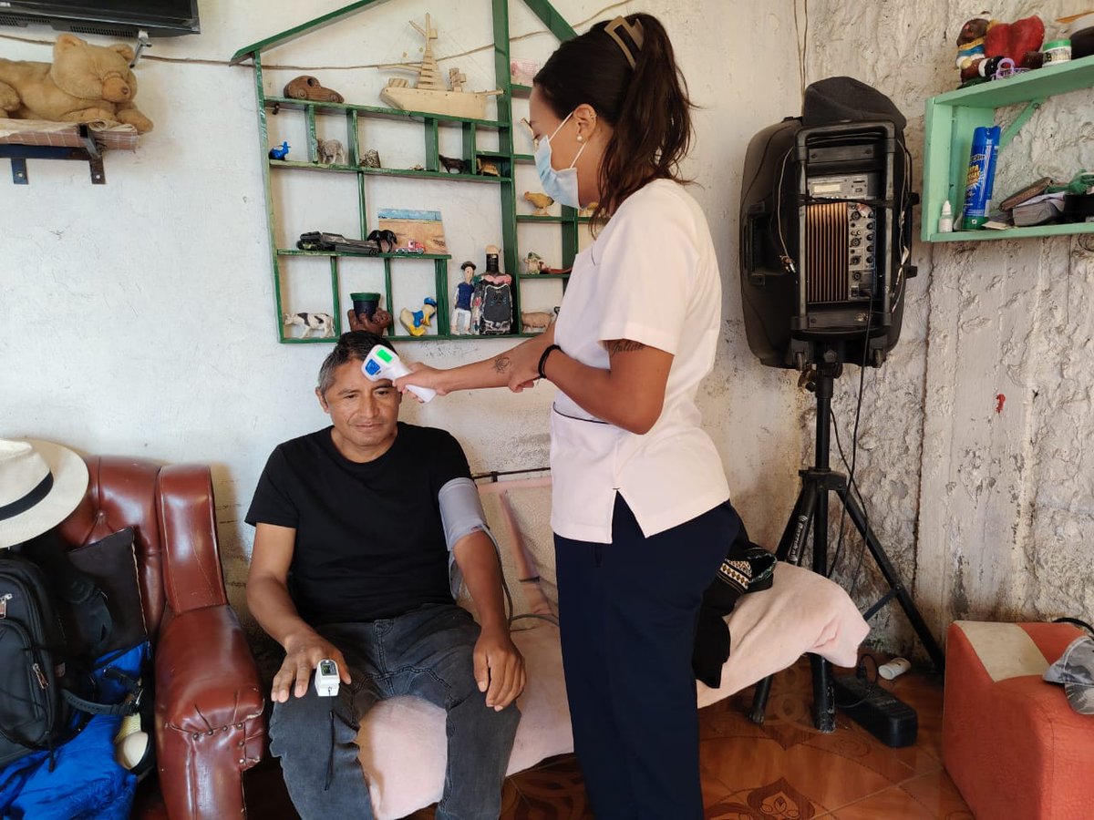 SaludImbabura's tweet photo. #Imbabura | Desde el  #Distrito10D02 seguimos fortaleciendo el primer nivel de atención. Nuestros equipos de atención integral de salud recorren las comunidades realizando visitas domiciliarias para brindar atención médica, seguimiento y acompañamiento a los grupos prioritarios https://t.co/w8BJZhHigc