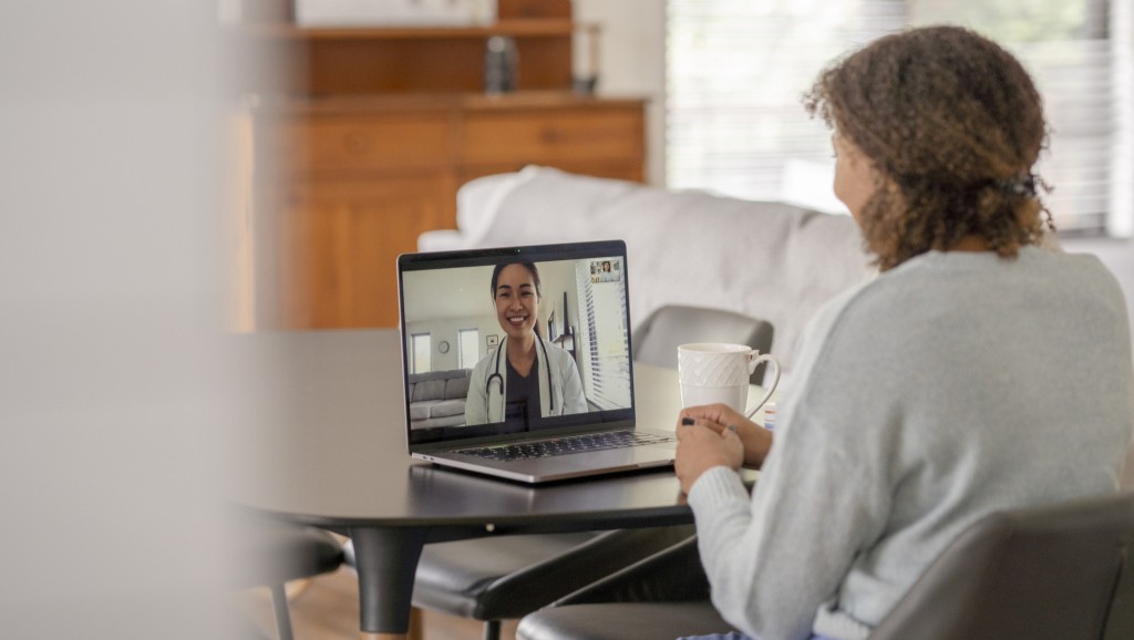 OncologyTimes's tweet photo. Researchers designed and evaluated the impact of the patient-reported outcomes system, which enables patients to regularly report their symptoms and side effects to their #OncologyCare team through a web-based platform or automated telephone line. https://t.co/NXC27ujhaE https://t.co/FufLvApILu