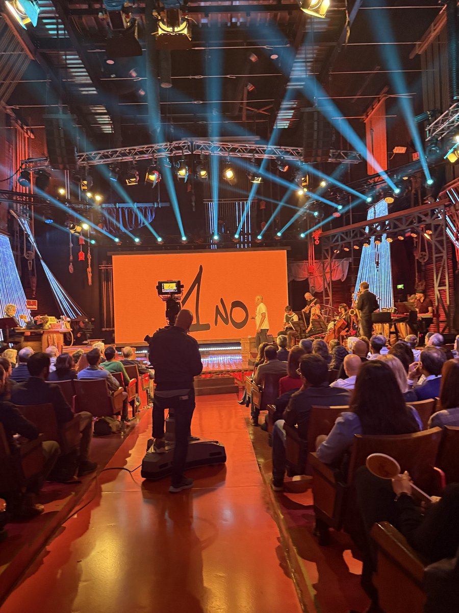 Grazie a tutti qui e lì.
Grazie a Milena Gabanelli Giorgio Parisi <a href="/mannocchia/">francesca mannocchi</a> Kamrad Benedetta Orlando <a href="/alessiomarzilli/">Alessio Marzilli</a> 

A venerdì prossimo, sempre e comunque <a href="/La7tv/">La7</a> <a href="/welikeduel/">Propaganda Live</a> #propagandalive 

E grazie a <a href="/SigfridoRanucci/">Sigfrido Ranucci</a> e <a href="/reportrai3/">Report</a> per continuare a fare quello che fanno.