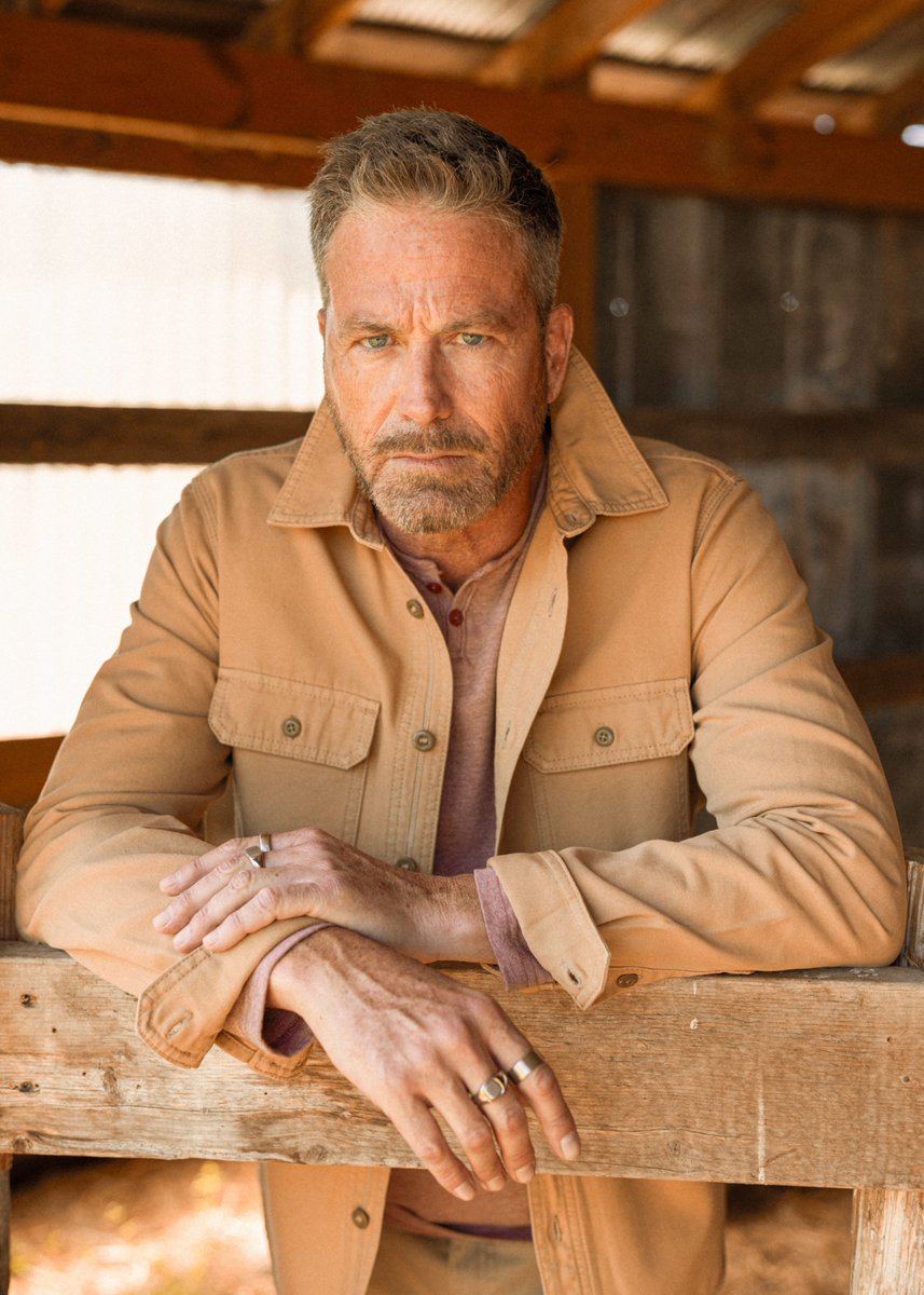 Rugged never looked this refined. Meet the CPO Jacket in Kelp. 

Durable canvas, timeless design, built for wherever the day takes you. 

#DEVILDOGJEANS #DEVILDOGDUNGAREES