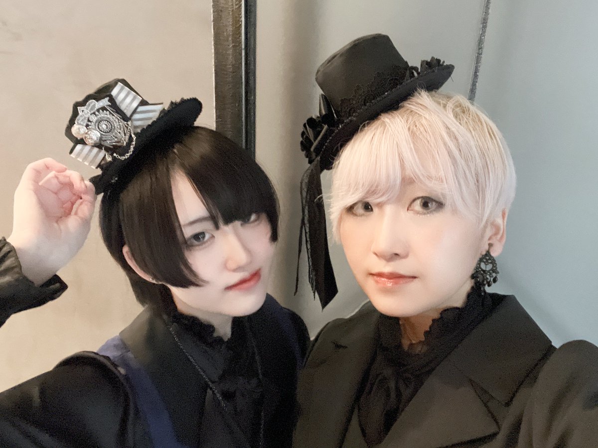 Logicさん(<a href="/Logic_hed/">Logic</a> )さんと！
名古屋の即売会でお会いして東京で再会できました！
最初お会いしたとき私はロリィタだったので2人とも皇子の状態で並べて嬉しいです〜🥰

#GotikNacht