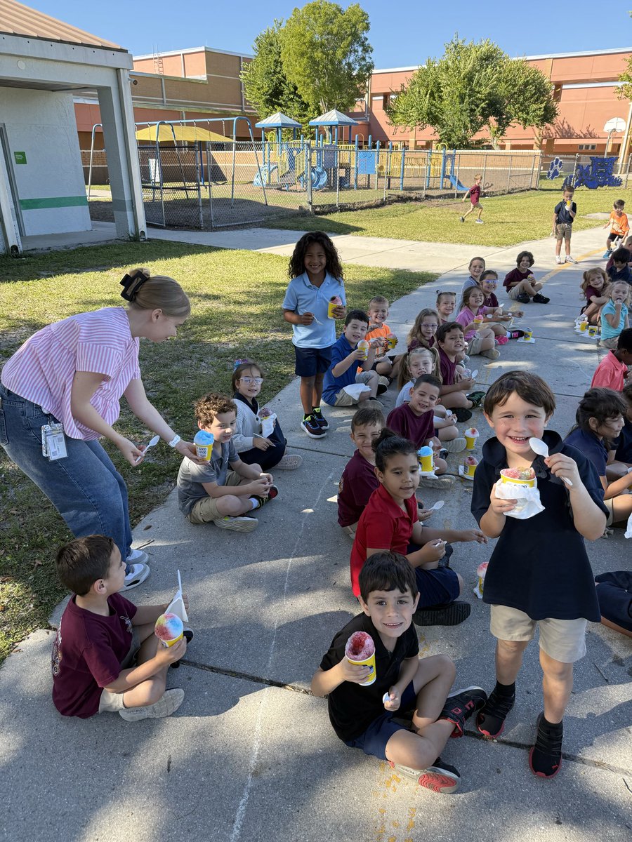 Diplomat_Elem's tweet image. @KONAICE PBIS Qt. 1 Kinder Reward Party #leetweets