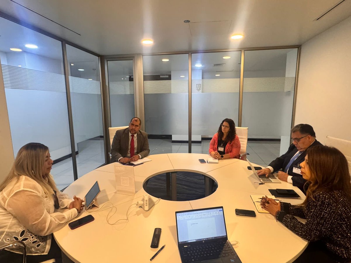 MinexGt's tweet image. En el marco de la VI Reunión Plenaria entre la Conferencia Regional sobre Migración (CRM) y la Conferencia Suramericana para las Migraciones (CSM), el Vicecanciller Antonio Escobedo sostuvo reuniones bilaterales con la Red Regional de Organizaciones Civiles para las Migraciones…