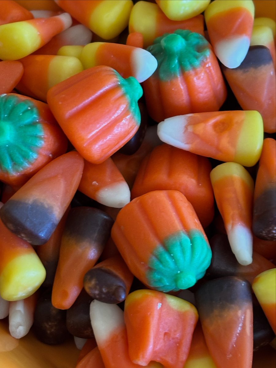 Sommbeer_David's tweet image. Love this stuff but nobody can identify the flavor #candycorn