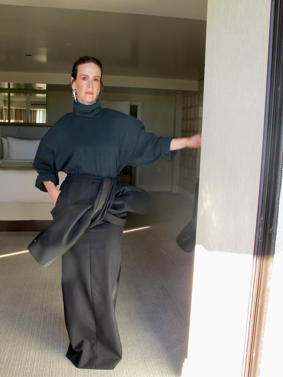 BraSarahPaulson's tweet image. Sarah Paulson para a press tour de All's Fair