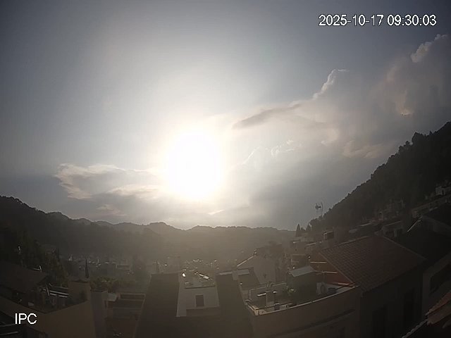 MeteoAdM's tweet photo. #Bonanit des de la part alta d'#ArenysdeMunt Després del petit ☔ de la passada #matinda (0,1 l/m2), el #divendres ha estat amb ☁️ entre ⛅🌤️ i ☁️
Segueix el fil👇 https://t.co/uBe7GOfigx