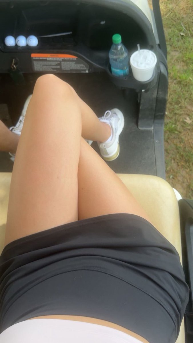 hazelqueen68's tweet photo. You wish you could get under my golf socks https://t.co/Li60L98lUL