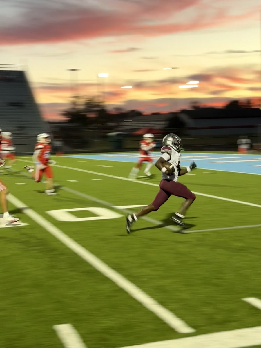 Condis Cherry (<a href="/condis15/">Condis Cherry</a>) running like the flash as he rushes for a Tornado 🌪 Touchdown! Kyrin Tyson (<a href="/KyrinTyson/">Kyrin Tyson</a>) with the extra point. With 6:28 left in the first quarter, the Alcoa 🌪 Tornadoes lead the Heritage ⛰️ Mountaineers 7-0. #TooHype #AlcoaTornadoes