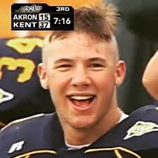 Day #4 of tweeting a pic of <a href="/Edelman11/">Julian Edelman</a> until he comes back to see the boys and signs the tradition wall <a href="/KentStFootball/">Kent State Football</a> ⚡️🐿️