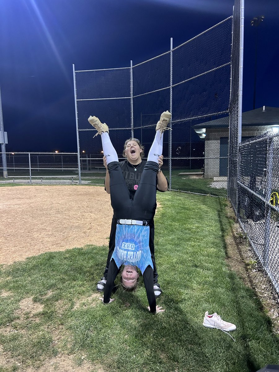 MarraPatton's tweet photo. CHEEZIN FOR GAMEDAY!! Pull up Sunday at Kasnevich Field @ 10, 12, 2! 
@kayla_hayes27  @techwell https://t.co/10UVvHTkT6