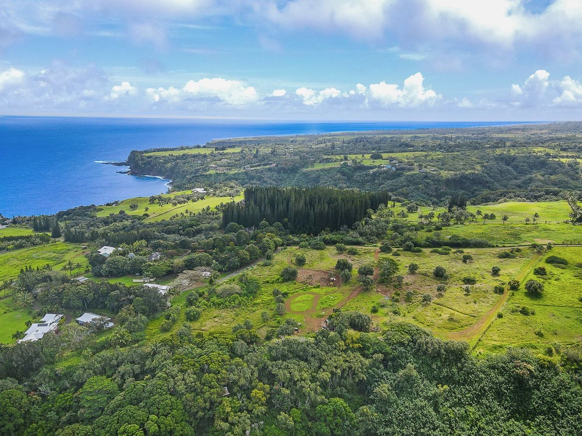 Beautiful 5.40 acres on Maui's Northshore. nickensmaui.com/manawai-place-… #haikumaui #mauinorthshore #mauirealestate #mauirealtor #windssurfing