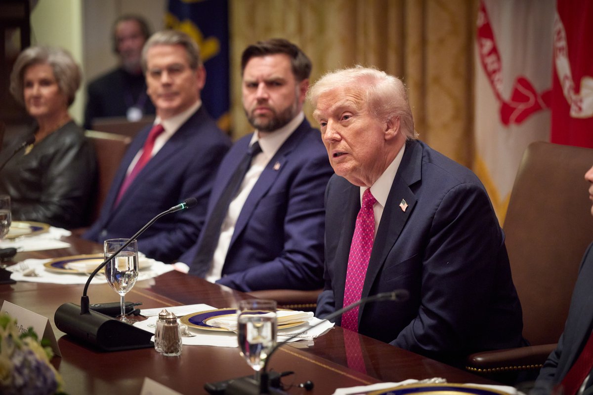 Volodymyr Zelenskyy / Володимир Зеленський tweet media
