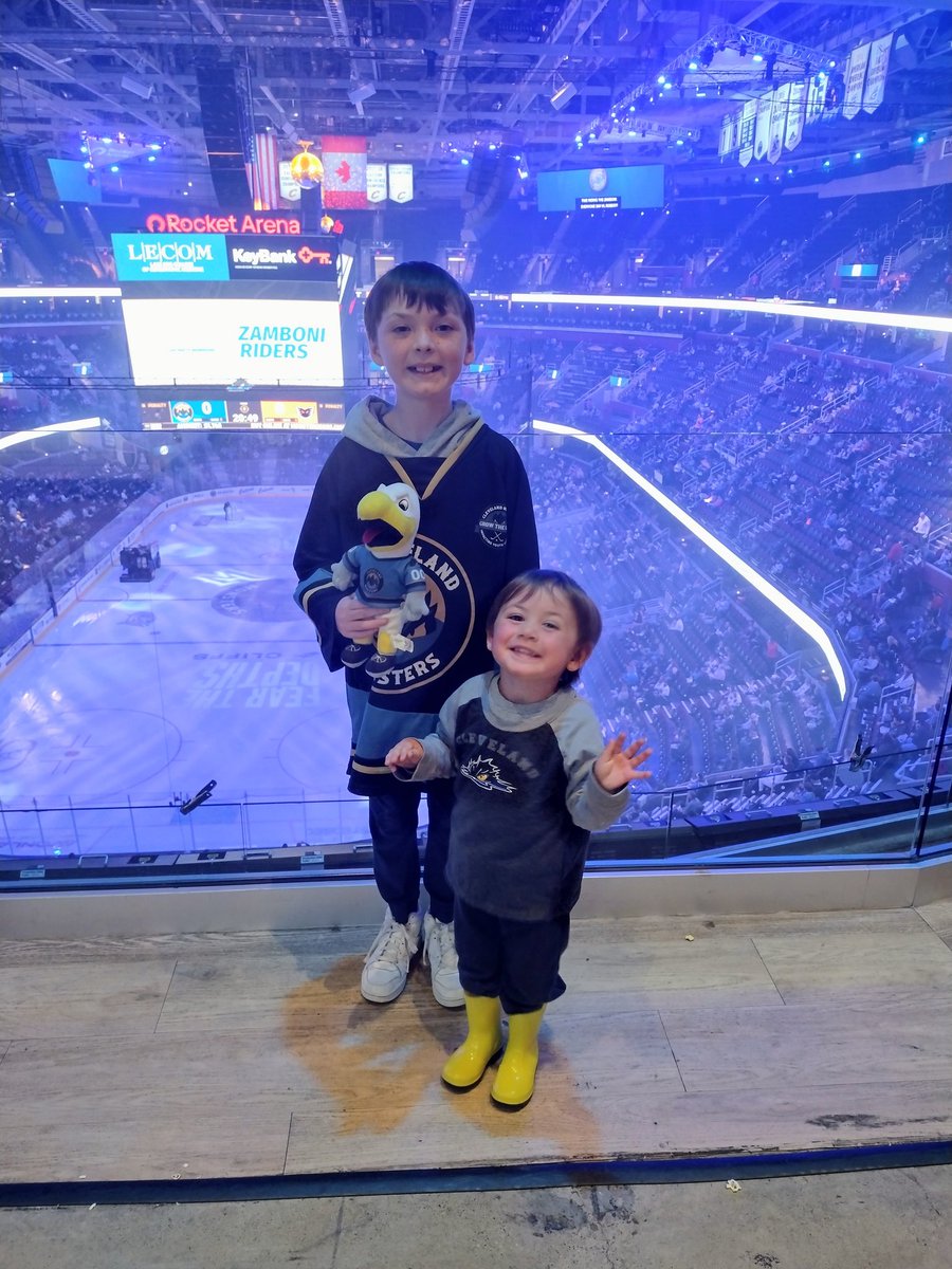At the <a href="/monstershockey/">x-Cleveland Monsters</a> home opener!
#FearTheDepths