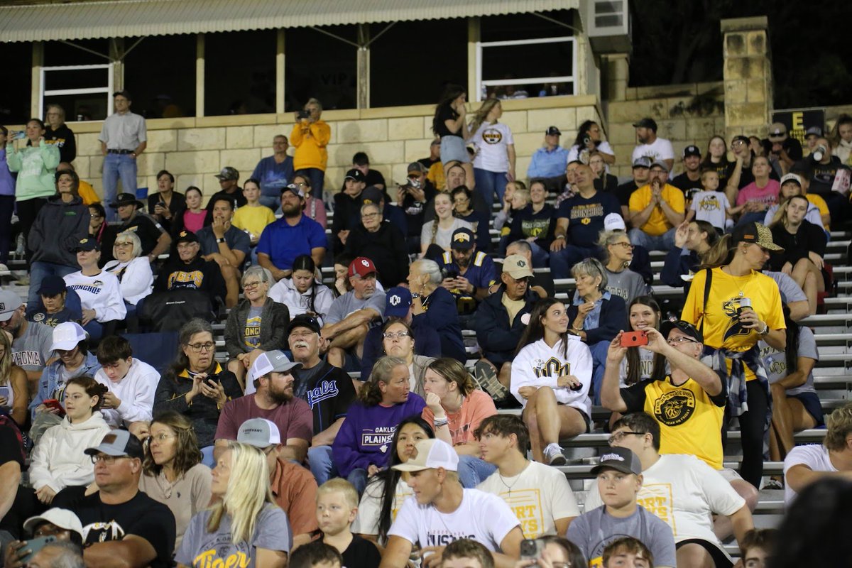 For UCO Broncho fans and family, here is a link to photos from the game at Ft Hays:  photos.app.goo.gl/SPdnu51aP41xSS…

<a href="/ucobronchofb/">UCO Football</a> <a href="/ucoathletics/">UCO Bronchos</a>