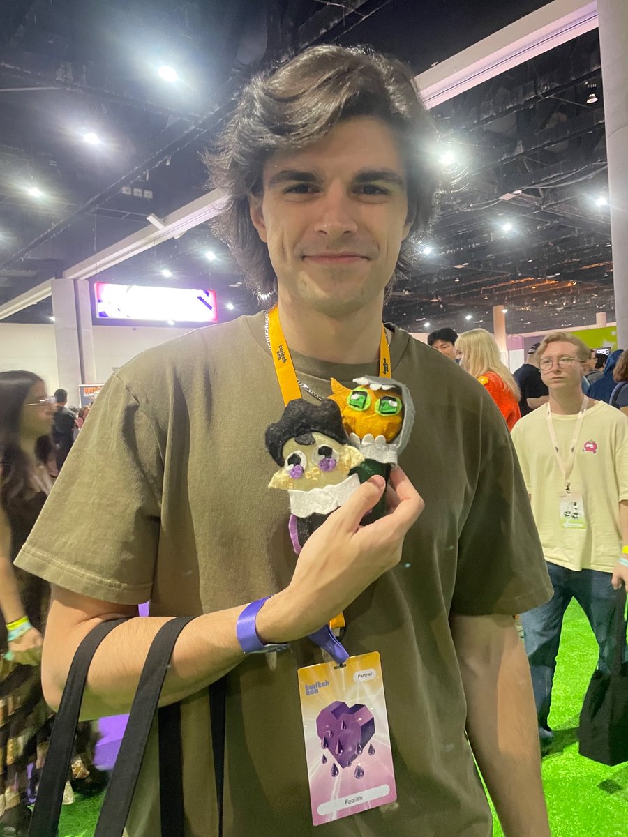 Foolish con monitos de Vegetta y el cubitos, que bonito el fooligetta &lt;3

Lo quiero mucho! ❤️

Créditos: <a href="/PhantomIchigo/">Mel 🌻</a> &lt;3
