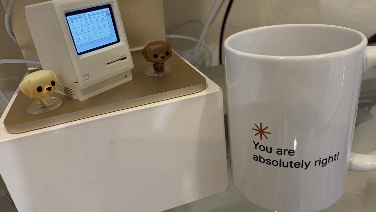 My life is complete (well, my desk for sure) cc <a href="/daniel_nguyenx/">Daniel Nguyen</a>