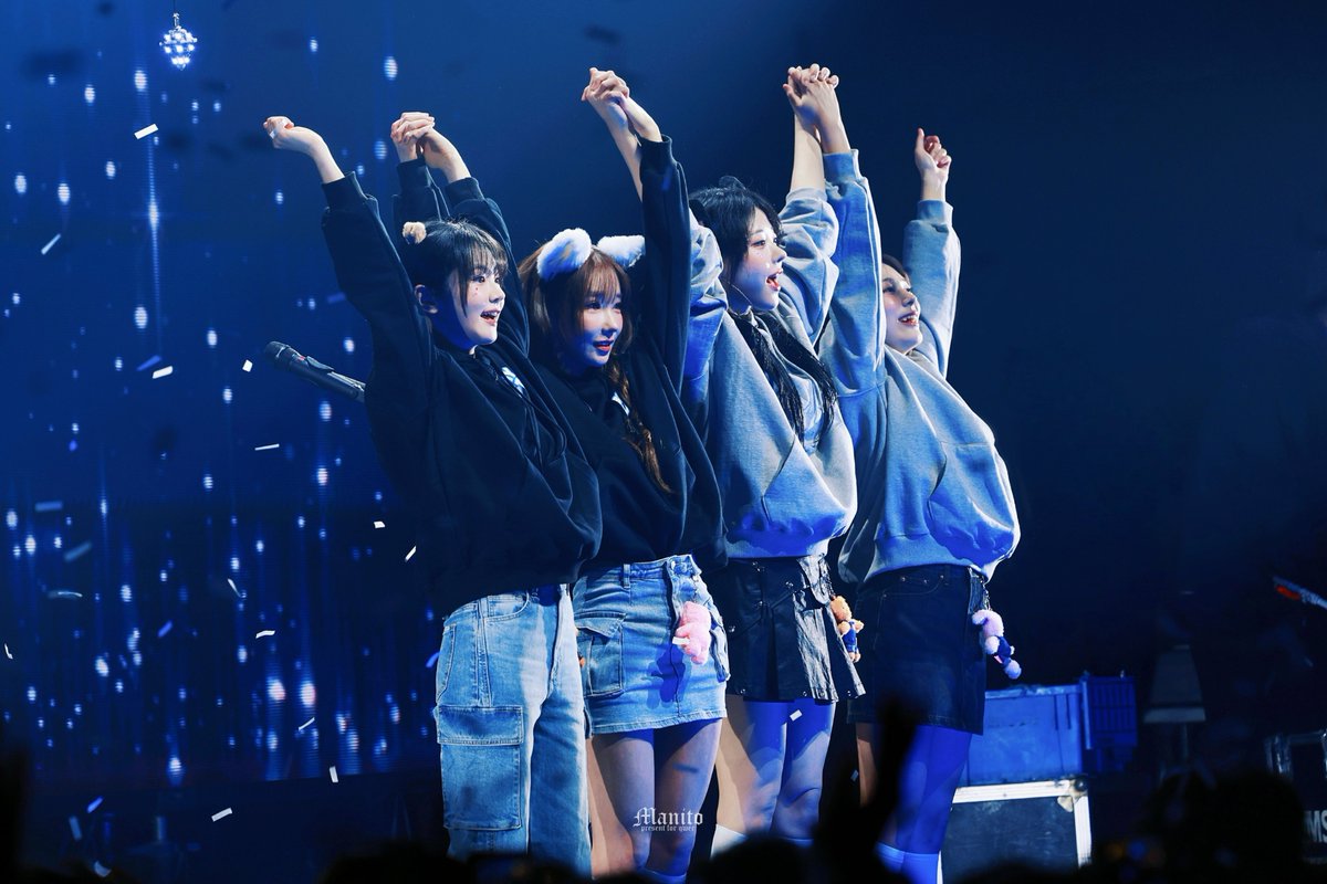 manito_c_'s tweet photo. 251018 
#QWER 데뷔 2주년 축하해요!  
Happy 2nd Debut Anniversary!  

우리 마주보는 시간이
영원할 수 있도록 간절히 기도해
지금 걸어가는 이 길이 힘들고 지친대도
"니가 있어 참 좋아"  

건강하게 함께해요.  

#쵸단 #마젠타 #히나 #시연 
#Chodan #Magenta #Hina #Siyeon https://t.co/0u9daLeXHQ