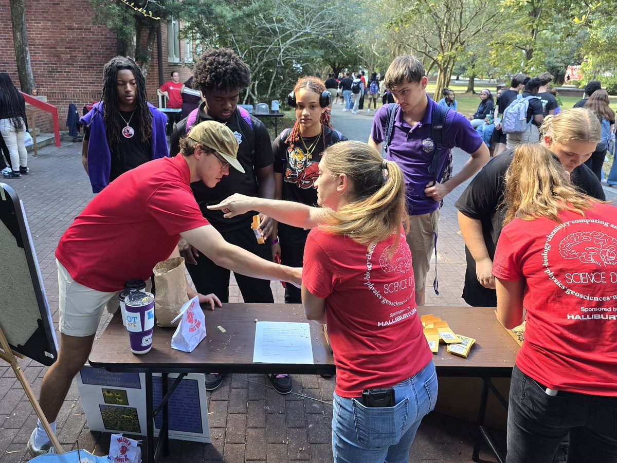 Juniors and seniors interested in science careers attended ULL Science Day!

They visited different science departments, met professors and students, and participated in experiments. #FueltheKnight #MovingForward #uKNIGHTed #CKHNationalShowcaseSchool #STEAM #msaEASTiberville #MSA