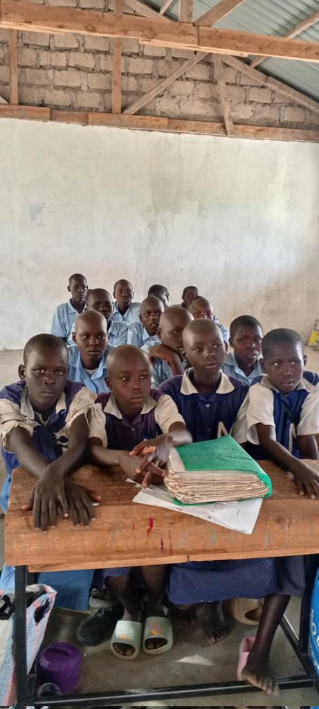 LAGInitiative's tweet photo. We believe that when girls are empowered, they find their voice, build confidence, and thrive — no matter the challenges they face. Our girls can dream big, but sometimes they just need to hear it from someone else — that they’re not too young to dream, not too small to lead, and https://t.co/JIacEK3oMx