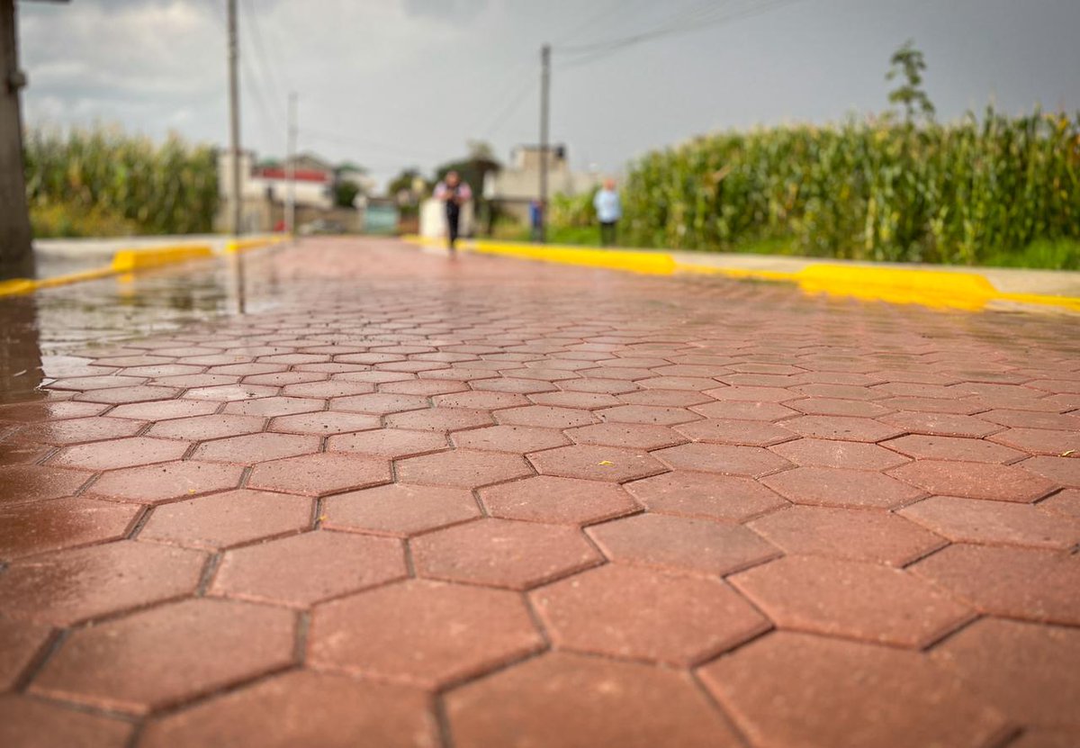 👀👉🏻 José Miguel Acatzi Luna encabeza corte de listón de entrega de obra en el barrio de #Guardia 🚧⚒️

📲385grados.com/region-sur/928…