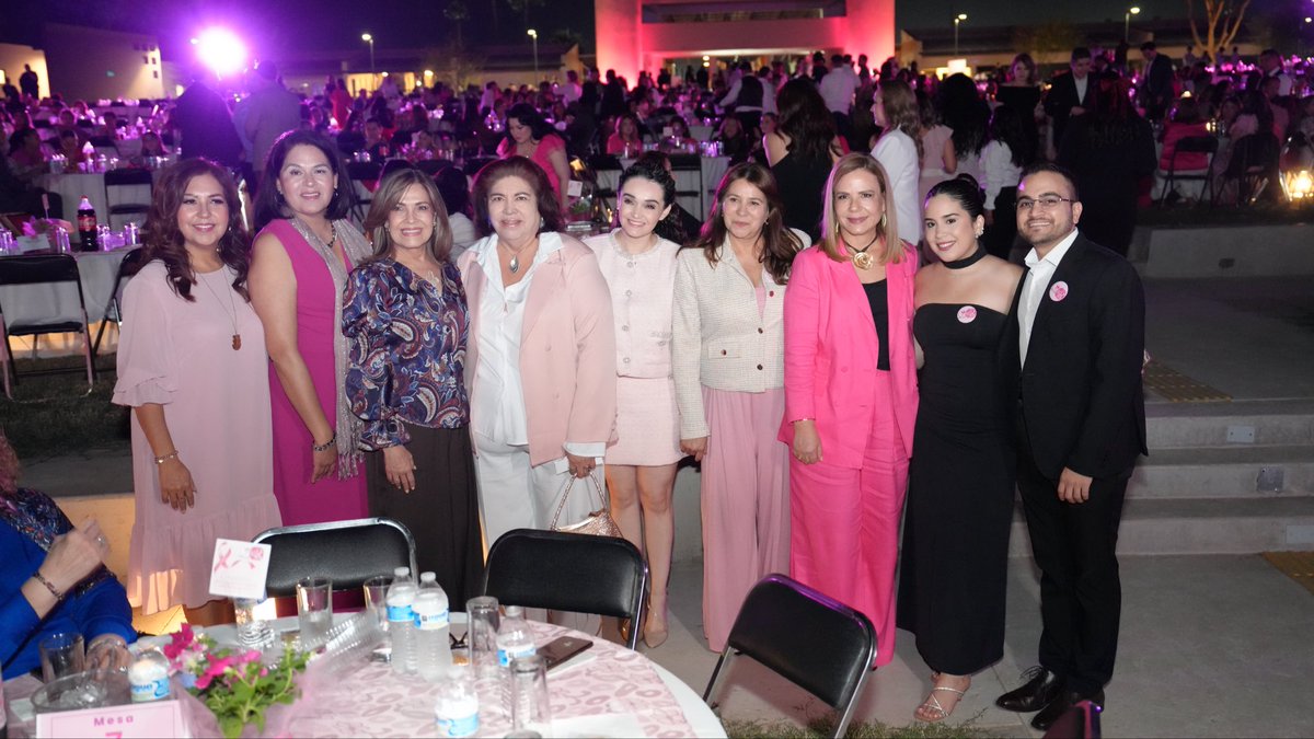 bernardethruiz's tweet photo. Estamos muy orgullosas de ser testigos de la historia de lucha de tantas mujeres valientes y sobrevivientes de la lucha contra el cancer. #LunaRosa ¡Muchas felicidades @VickyEspinozaHM por tu gran empeño y solidaridad! https://t.co/qQmu5Lrg3u