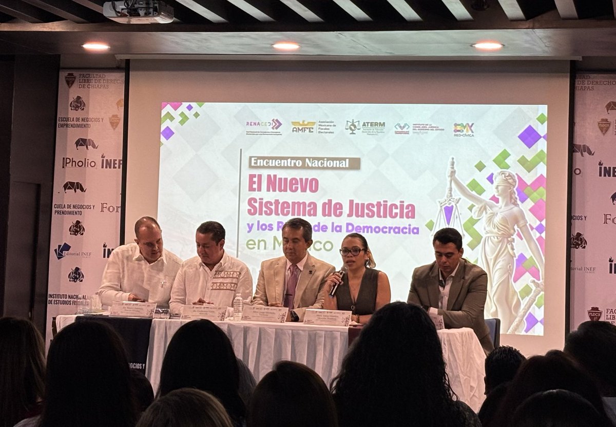 claudia_diazt's tweet photo. 🟣 Presentación del Libro “Derecho Político-Electoral. Actualidad y Futuro”, en el marco del Encuentro Nacional “El nuevo sistema de justicia y los retos de la democracia en México”. @Montano_Ventura @INEMexico @SDANIELGTZ @AMFEMX @Fede_Ags @gnietoarreola @ATERMAC https://t.co/Ai2Jwzehh8