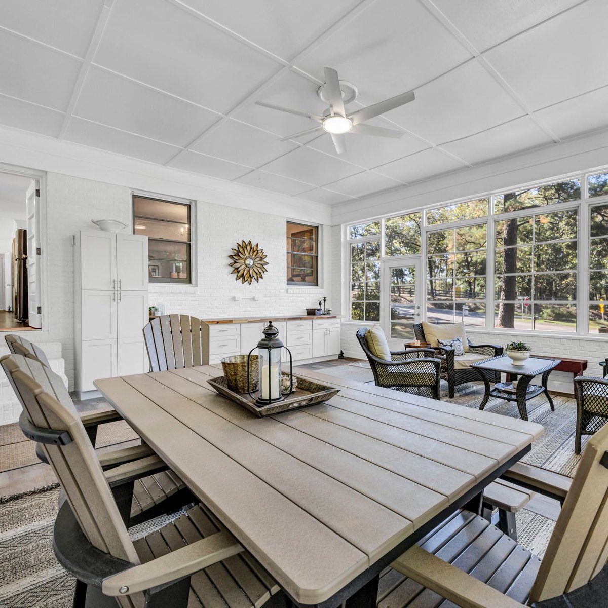 New Listing
6704 Lake Arcadia Ln, 29206
$574,900
4BD / 3.5BA / 2616SQFT (plus 400 unheated sqft sunroom)

No surface was left untouched in this prestigious Arcadia Lakes home!