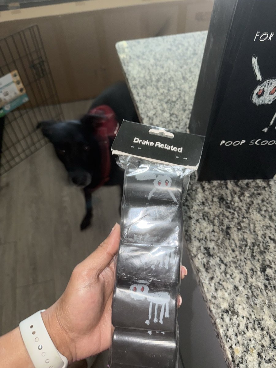 CourtneySMoon1's tweet photo. I also got the bags to go with it.  #FATD 🐶 https://t.co/1WIbQsdpsM