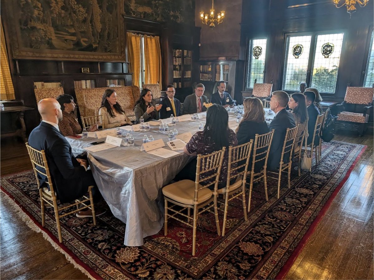 SmBizRoundtable's tweet image. Great evening at the North America Stakeholders Roundtable &amp;amp; Reception alongside the @EmbamexEUA 

Thanks to Ambassador @JC_LARARMIENTA for his remarks on small biz growth, economic cooperation &amp;amp; the road to #EX25 in Mexico City!

tinyurl.com/sh4tkkw7…