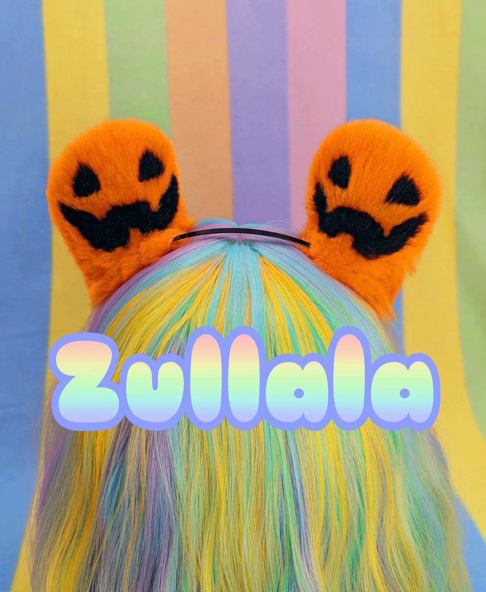 ZullalasShop's tweet photo. Some proper photos of my jack-o'-lantern rat ears and tail set! Honestly I feel so excited about this! I can't wait to make more fun colored rat sets! 

I'm thinking I definitely need to maua a Christmas Christmas  set haha 🎄🎁🔔

#furry #halloween #spooky #sewing #handmade https://t.co/lkSjZUHqd2