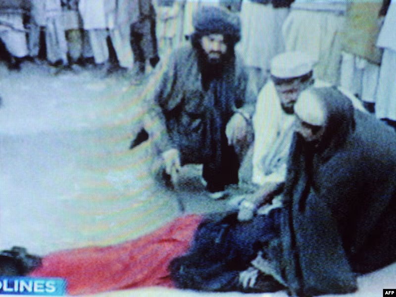 PakiSwift's tweet image. I don’t want my country to look like this. 

A country where women are denied their basic right to an education, flogged for dressing how they want and forced into burqas, and silenced; where music, art, and free thought are banned; where public executions are a norm. 

This is…