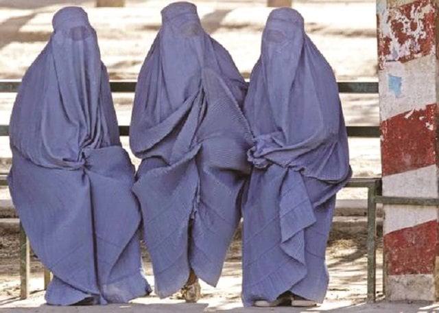 PakiSwift's tweet image. I don’t want my country to look like this. 

A country where women are denied their basic right to an education, flogged for dressing how they want and forced into burqas, and silenced; where music, art, and free thought are banned; where public executions are a norm. 

This is…