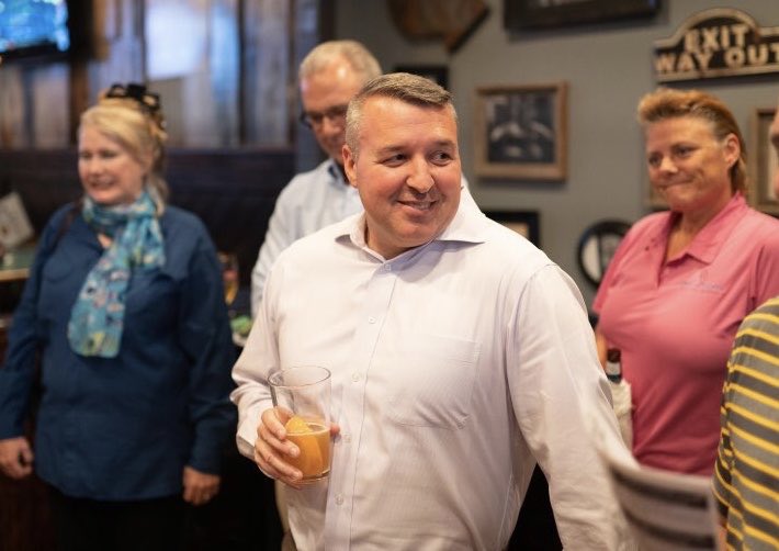 Relationships take effort. Step away from your inbox and show up—shake hands, grab coffee, share stories. The lasting connections happen face to face.

#Networking #relationships #iSHOWup #ProfessionalGrowth