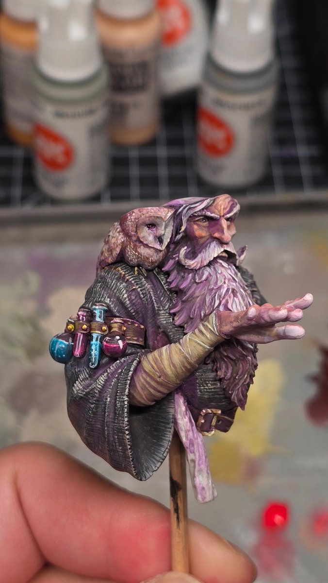 Chessymonkey's tweet image. Friday WIP: I keep adding stuffs to it... I am NOT kit bashing gunpla!!

#筆塗り #vallejo #Blackcrowminatures #plasticmodel #scalemodel #finescalemodele #swordandbrush #swordandbrush2025 #miniaturepainting #scale75 #akinteractive