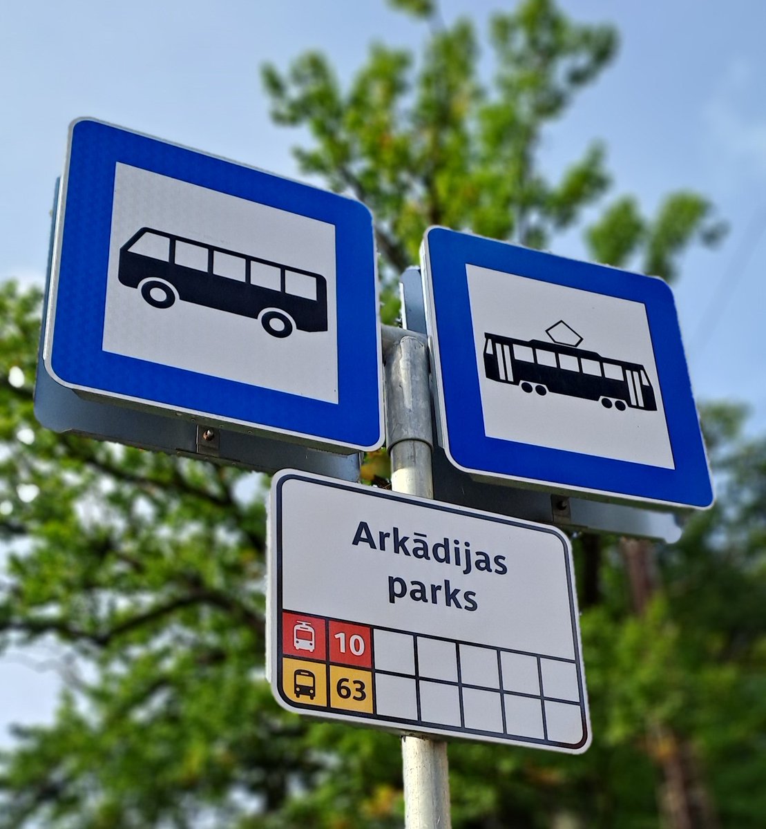 #Mākslasrudens2025
19.10. pastaiga pa skaistākajām vietām Torņakalnā ar fil! @⁨IneseGatere 😉
Ak, laimīgie, kuri iepazīs šo Rīgas apkārtni!
#Dailei