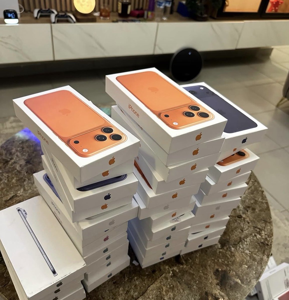 siristoree tweet media