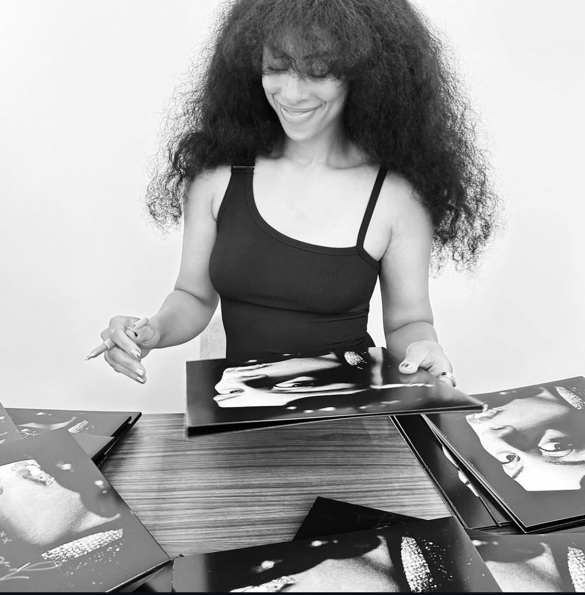 RochelleJUpdate's tweet image. due to high demand, the TTW D2C vinyls as well as the UO signed copies are getting restocked very soon! ♡ 

for now, the black vinyl is available here: recordstoreday.com/UPC/1993161723…
