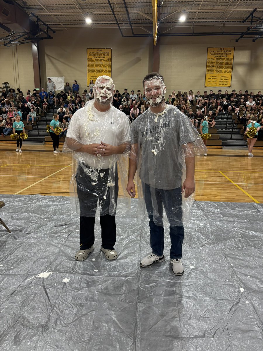 WMSSTUCOwls's tweet photo. Lots of fun at the fall pep assembly today! A couple of lucky students pied our principals, and over $350.00 was raised for Special Olympics! @WMSowls #WindsorWay #PepAssembly #SpecialOlympics https://t.co/UrwsnXHt7Y
