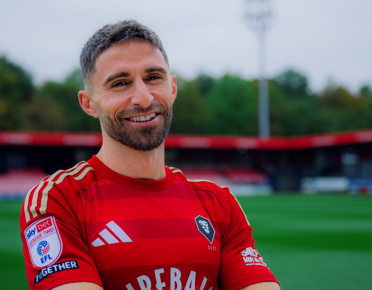 🚨 Fabio Borini joins Salford City on a short term deal as free agent.

After spending last season at Sampdoria, he’s back in England for new chapter of his career at 34.