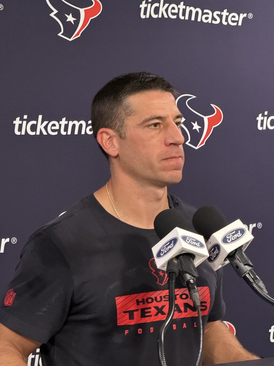 LandryLocker's tweet photo. “The only things that matter to me this week are my family and going 3-3.” - Frank Ross https://t.co/debOh086ml